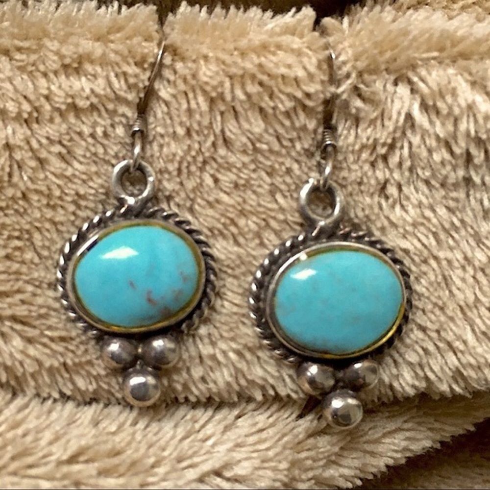 SOLD  Vintage Turquoise Rope Encircled Turquoise Sterling Silver Earrings - Picture 4 of 6